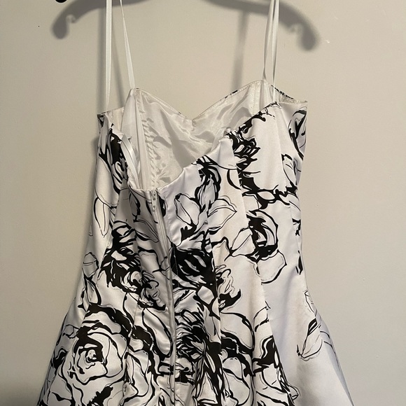 Prom dress - Picture 5 of 8